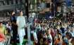 West Bengal: Stones 'pelted' at Shahnawaz Hussain in Howrah