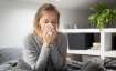 Differentiate b/w omicron and common cold symptoms 