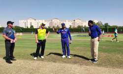 Australia captain Aaron Finch won the toss and opted to bat